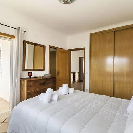 Willa Tucan Great 4 Bedroom House Heated Pool Short Walk To Porto Do Mos